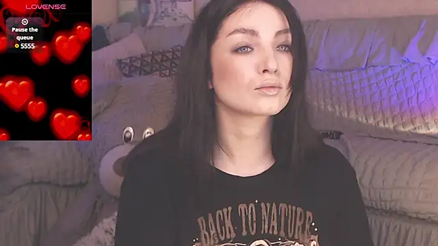 Snapshot of BritneyBarker chatting on 03-15-25, 01:41 BritneyBarker online show from 03-15-25, 01:41