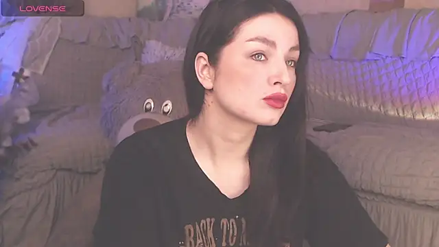 Snapshot of BritneyBarker chatting on 03-19-25, 02:05 BritneyBarker online show from 03-19-25, 02:05