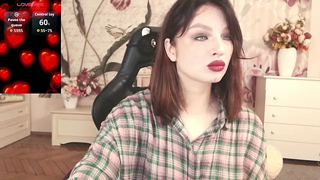 BritneyBarker online show from 10-28-25, 03:10