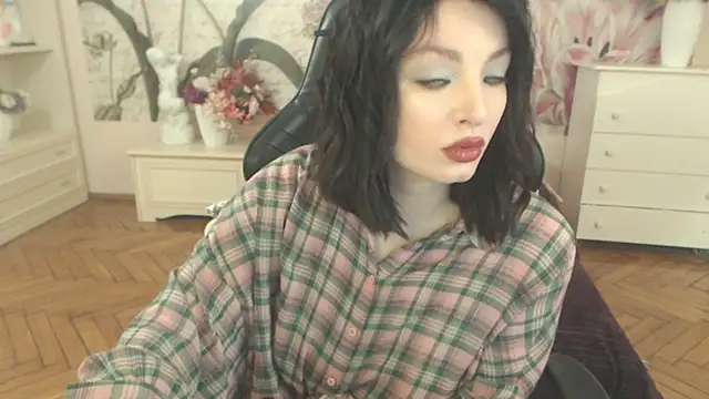 BritneyBarker online show from 04-09-26, 04:12