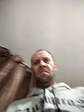 Snapshot of MaxDevilWhite chatting on 01-15-26, 06:00 MaxDevilWhite online show from 01-15-26, 06:00