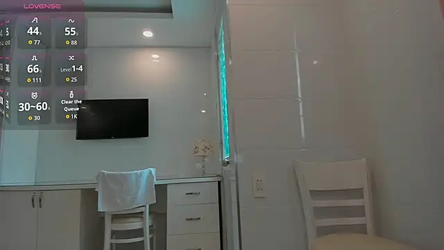 Snapshot of Yuki_miiii chatting on 11-22-25, 12:09 Yuki miiii online show from 11-22-25, 12:09