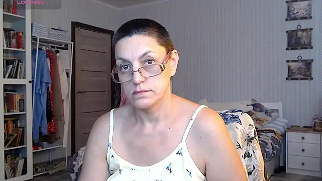 Snapshot of Soffya_Soy chatting on 06-08-26, 01:44 Soffya Soy online show from 06-08-26, 01:44