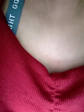 Snapshot of cute_IndianBabe chatting on 10-28-25, 12:25 cute IndianBabe online show from 10-28-25, 12:25