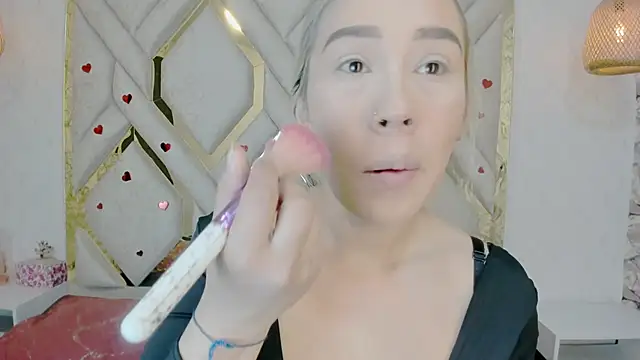 Lannajansen online show from 02-25-25, 01:17