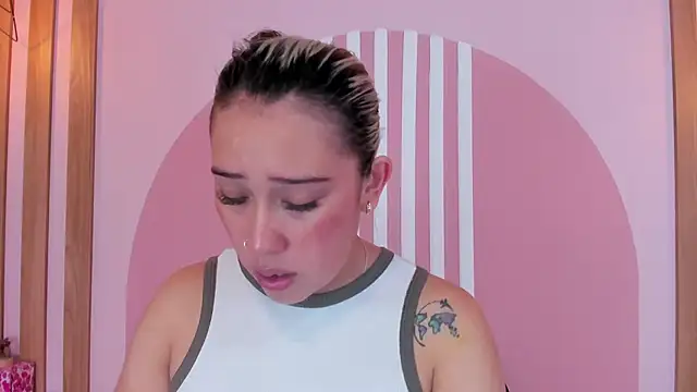 Lannajansen online show from 03-25-26, 01:28