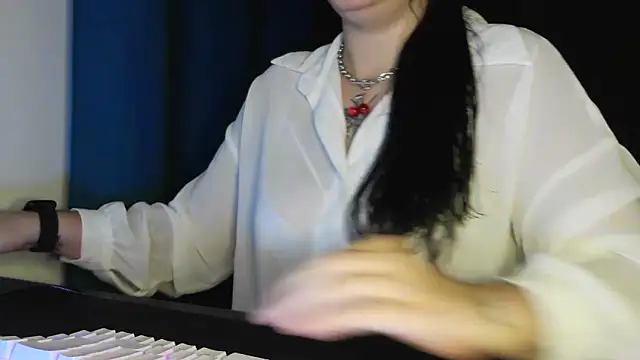 Snapshot of bunnyfox420 chatting on 11-18-25, 07:29 bunnyfox420 online show from 11-18-25, 07:29