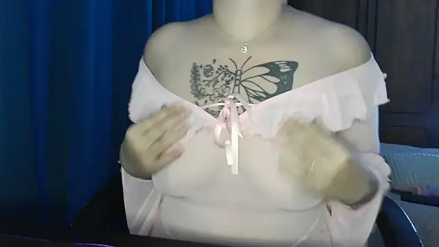 Snapshot of bunnyfox420 chatting on 11-24-25, 06:18 bunnyfox420 online show from 11-24-25, 06:18