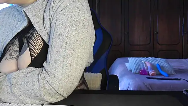 Snapshot of bunnyfox420 chatting on 12-03-25, 02:04 bunnyfox420 online show from 12-03-25, 02:04