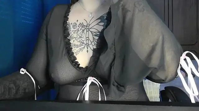 Snapshot of bunnyfox420 chatting on 12-05-25, 05:09 bunnyfox420 online show from 12-05-25, 05:09