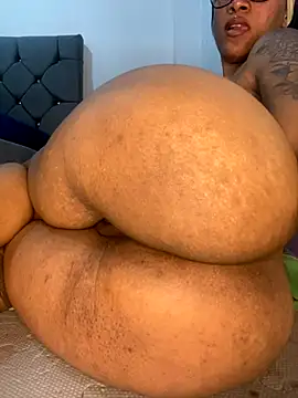 Charlotte bronxxx online show from 10-12-25, 08:30