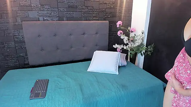 Snapshot of AriaMoonLight chatting on 02-24-25, 11:54 AriaMoonLight online show from 02-24-25, 11:54