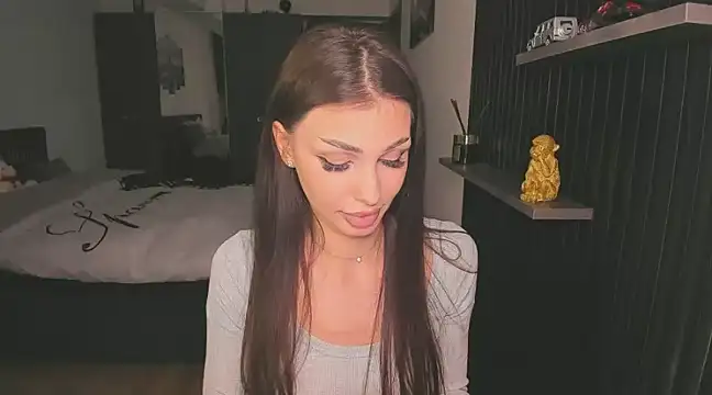 Snapshot of HelenShawn chatting on 01-30-25, 01:33 HelenShawn online show from 01-30-25, 01:33