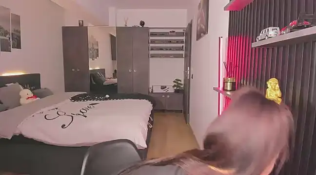 Snapshot of HelenShawn chatting on 02-02-25, 11:32 HelenShawn online show from 02-02-25, 11:32