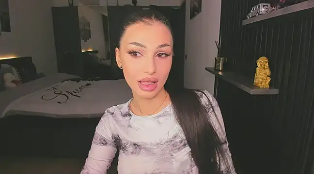 Snapshot of HelenShawn chatting on 02-08-25, 10:29 HelenShawn online show from 02-08-25, 10:29