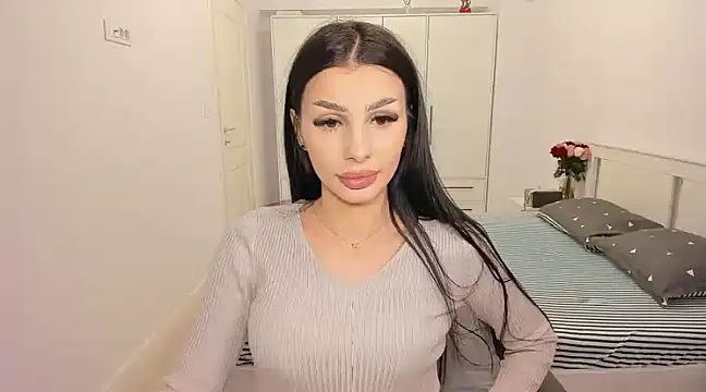 Snapshot of HelenShawn chatting on 02-18-25, 08:38 HelenShawn online show from 02-18-25, 08:38