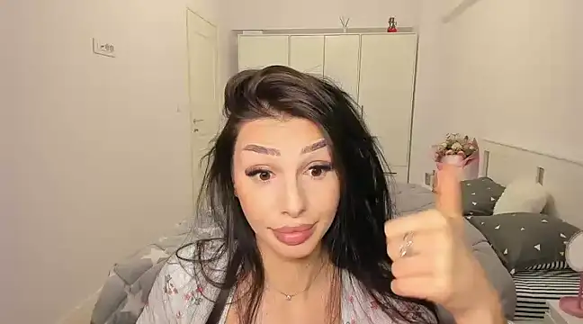 Snapshot of HelenShawn chatting on 03-01-25, 02:15 HelenShawn online show from 03-01-25, 02:15