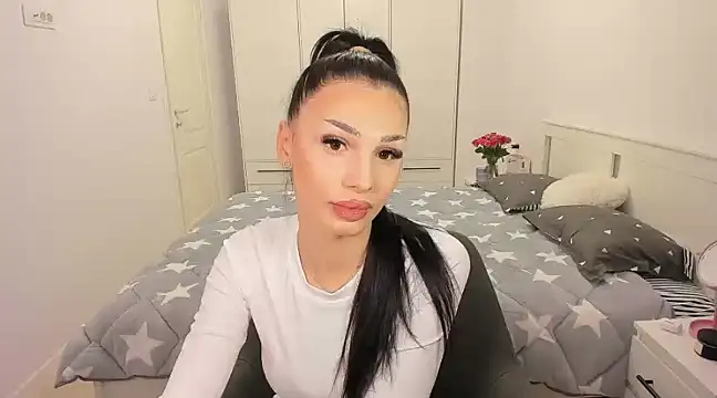 Snapshot of HelenShawn chatting on 03-03-25, 12:59 HelenShawn online show from 03-03-25, 12:59