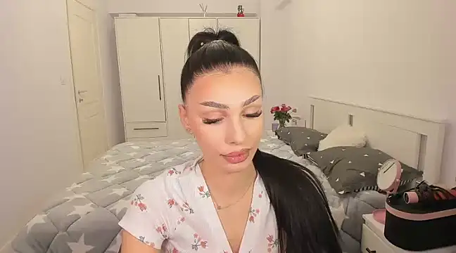 Snapshot of HelenShawn chatting on 03-03-25, 09:37 HelenShawn online show from 03-03-25, 09:37