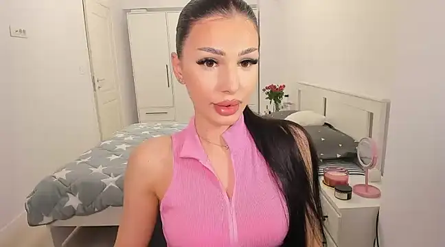 Snapshot of HelenShawn chatting on 03-20-25, 08:40 HelenShawn online show from 03-20-25, 08:40