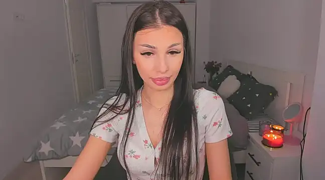 Snapshot of HelenShawn chatting on 03-22-25, 10:15 HelenShawn online show from 03-22-25, 10:15