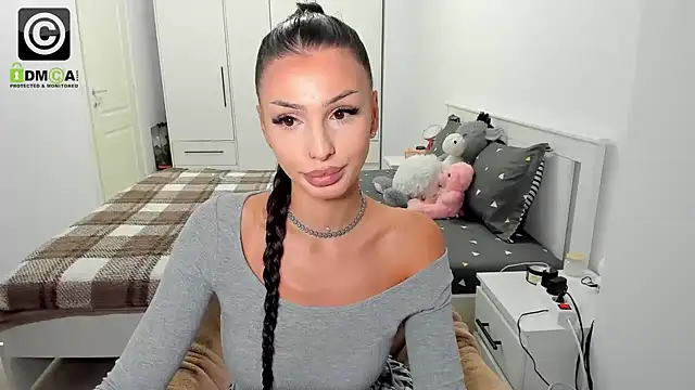 Snapshot of HelenShawn chatting on 12-02-25, 09:32 HelenShawn online show from 12-02-25, 09:32