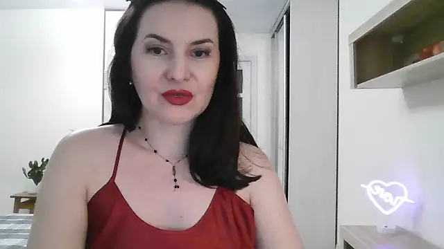 Victoria Glam online show from 02-07-25, 10:52