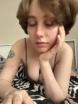 Snapshot of Molli_Luv chatting on 03-05-26, 08:10 Molli Luv online show from 03-05-26, 08:10