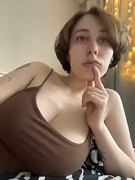 Snapshot of Molli_Luv chatting on 03-06-26, 04:09 Molli Luv online show from 03-06-26, 04:09