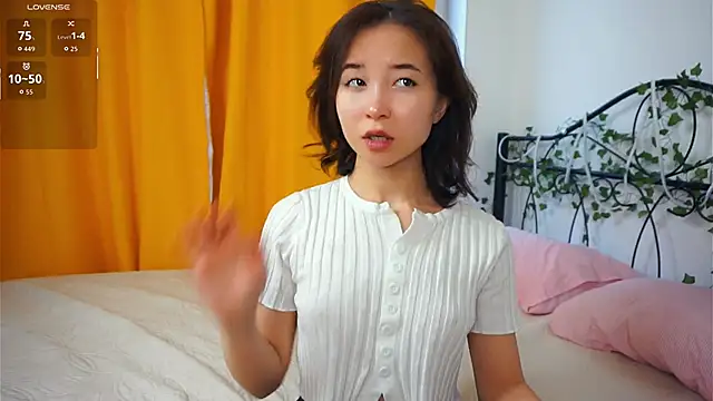 VeronaCritchlow online show from 10-29-25, 07:21