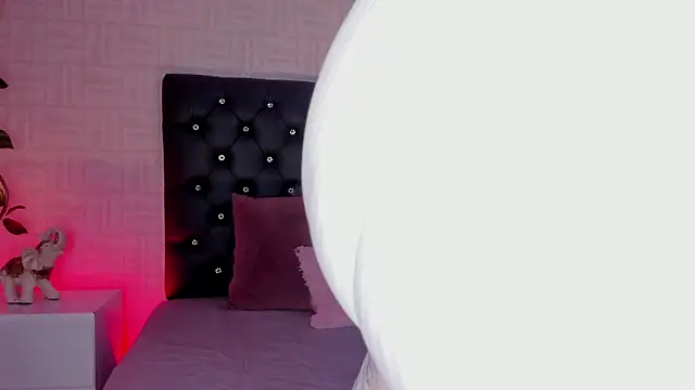 Snapshot of Hannah_Jonhson chatting on 02-01-25, 03:50 Hannah Jonhson online show from 02-01-25, 03:50