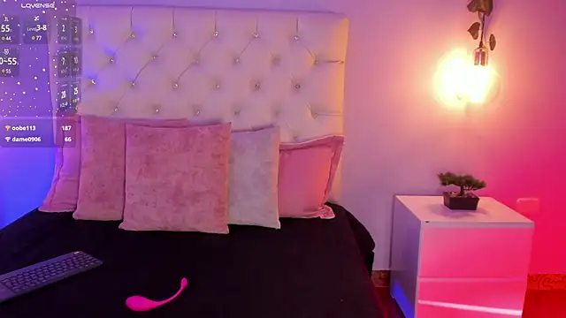 Snapshot of Hannah_Jonhson chatting on 02-18-25, 08:05 Hannah Jonhson online show from 02-18-25, 08:05