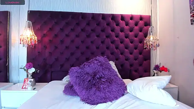 Snapshot of MeganCrow chatting on 01-29-25, 04:41 MeganCrow online show from 01-29-25, 04:41