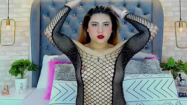 Snapshot of MeganCrow chatting on 03-13-25, 03:17 MeganCrow online show from 03-13-25, 03:17