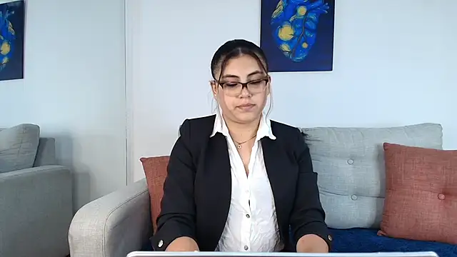 Snapshot of MeganCrow chatting on 10-05-25, 11:35 MeganCrow online show from 10-05-25, 11:35