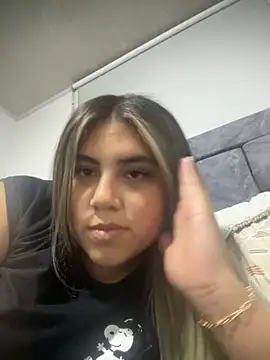 Snapshot of MeganCrow chatting on 11-18-25, 12:05 MeganCrow online show from 11-18-25, 12:05