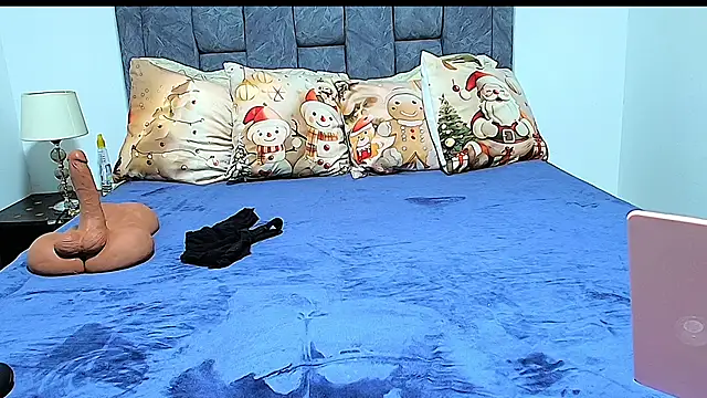 Snapshot of MeganCrow chatting on 11-29-25, 05:38 MeganCrow online show from 11-29-25, 05:38