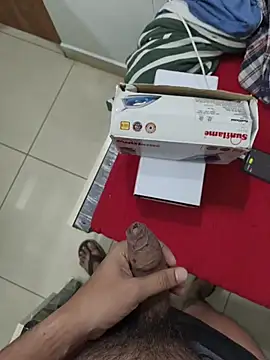 Snapshot of randit7 chatting on 11-14-25, 01:43 randit7 online show from 11-14-25, 01:43