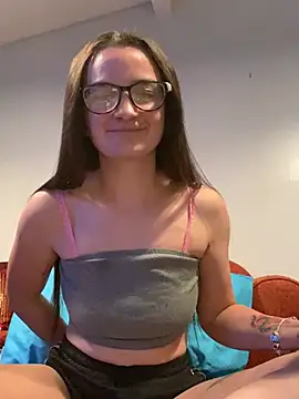 thequeenkendall2025 online show from 02-13-25, 10:23