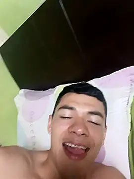 Snapshot of andresiito203 chatting on 02-08-25, 04:47 andresiito203 online show from 02-08-25, 04:47