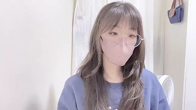 Snapshot of Chu1314 chatting on 11-28-25, 03:25 Chu1314 online show from 11-28-25, 03:25