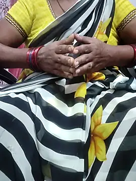 Snapshot of laxmitelugu78 chatting on 02-07-25, 06:35 laxmitelugu78 online show from 02-07-25, 06:35