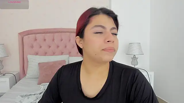 Kendall  Fox online show from 11-22-25, 06:56