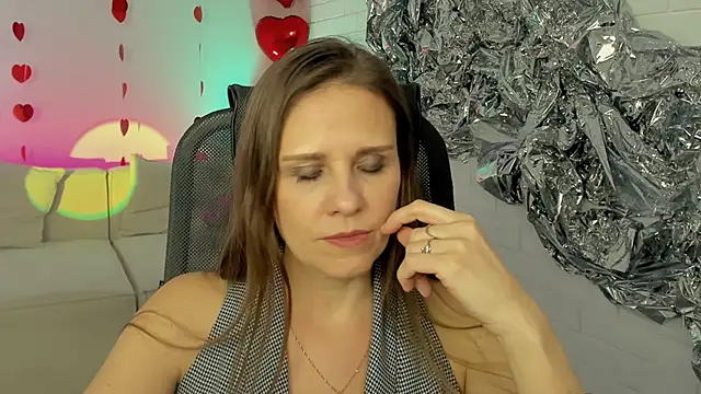 EmiliaBedy online show from 02-18-25, 03:21