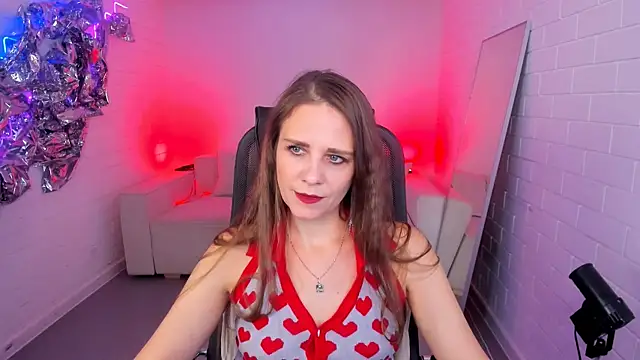 EmiliaBedy online show from 11-18-25, 09:14