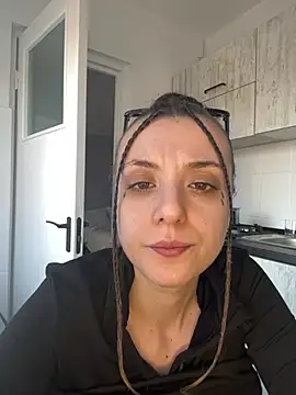 bunnythetailor online show from 01-30-25, 02:47