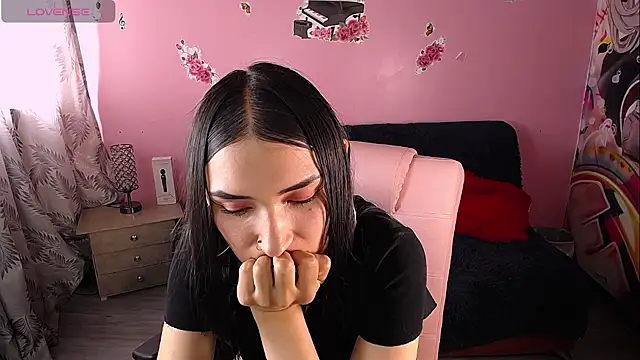 Snapshot of Sofii_cutee chatting on 01-29-25, 06:18 Sofii cutee online show from 01-29-25, 06:18