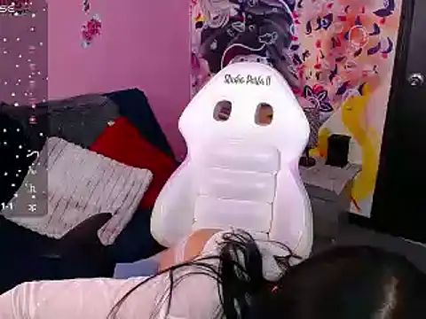 Snapshot of Sofii_cutee chatting on 02-11-25, 01:41 Sofii cutee online show from 02-11-25, 01:41