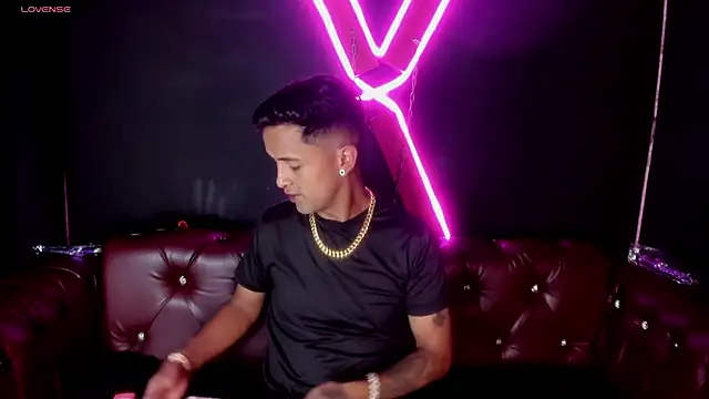 Nikki and Mayk online show from 02-16-25, 02:31