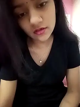 Snapshot of Tanu-00 chatting on 12-22-25, 03:31 Tanu-00 online show from 12-22-25, 03:31